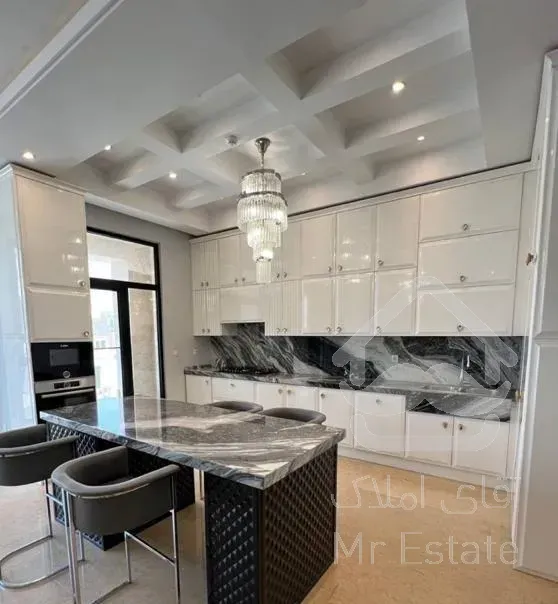 آپارتمان ۱۹۵ متری، سه خواب، چسب پارک، نوساز، گیشا