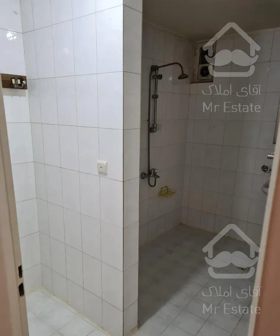 شهرآرا ۱۸۳ متر ۴ خوابه طبقه اول با حیاط خلوت مسقف