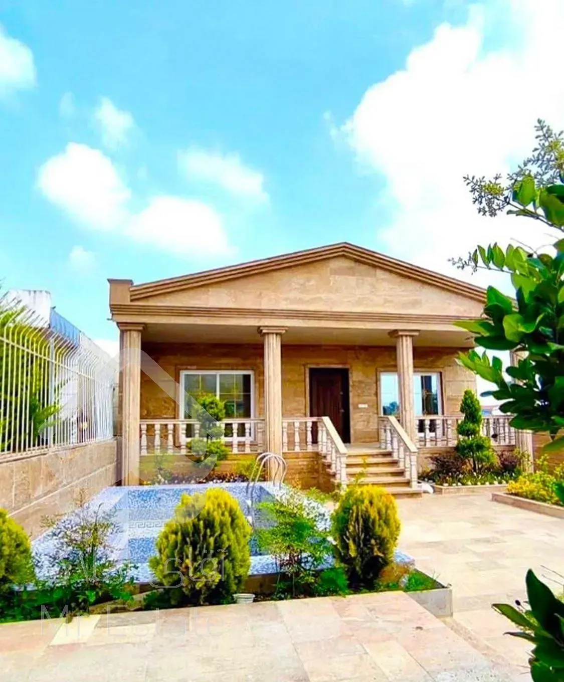 ویلاباغچه سرسبز استخردار با نگهبانی دائمی