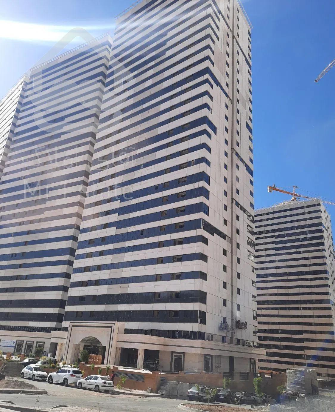 اپارتمان ۱۰۷متری‌، دفتر مستقر در پروژه خرازی