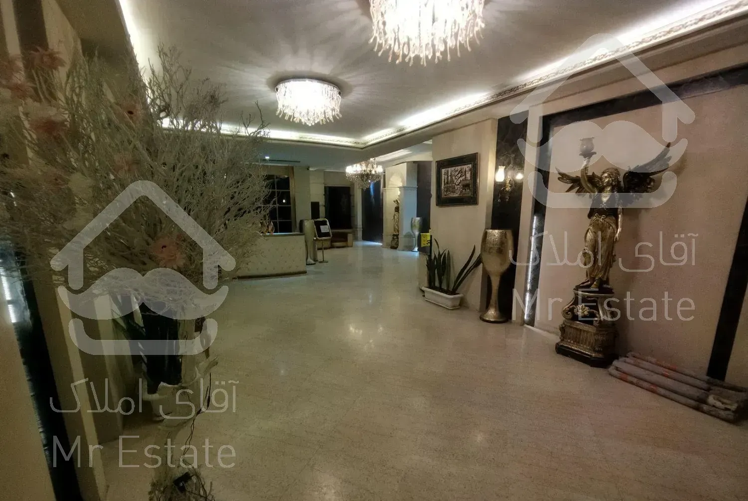 ۸۵۰ متر واحد تجاری با ۲ سالن وسیع