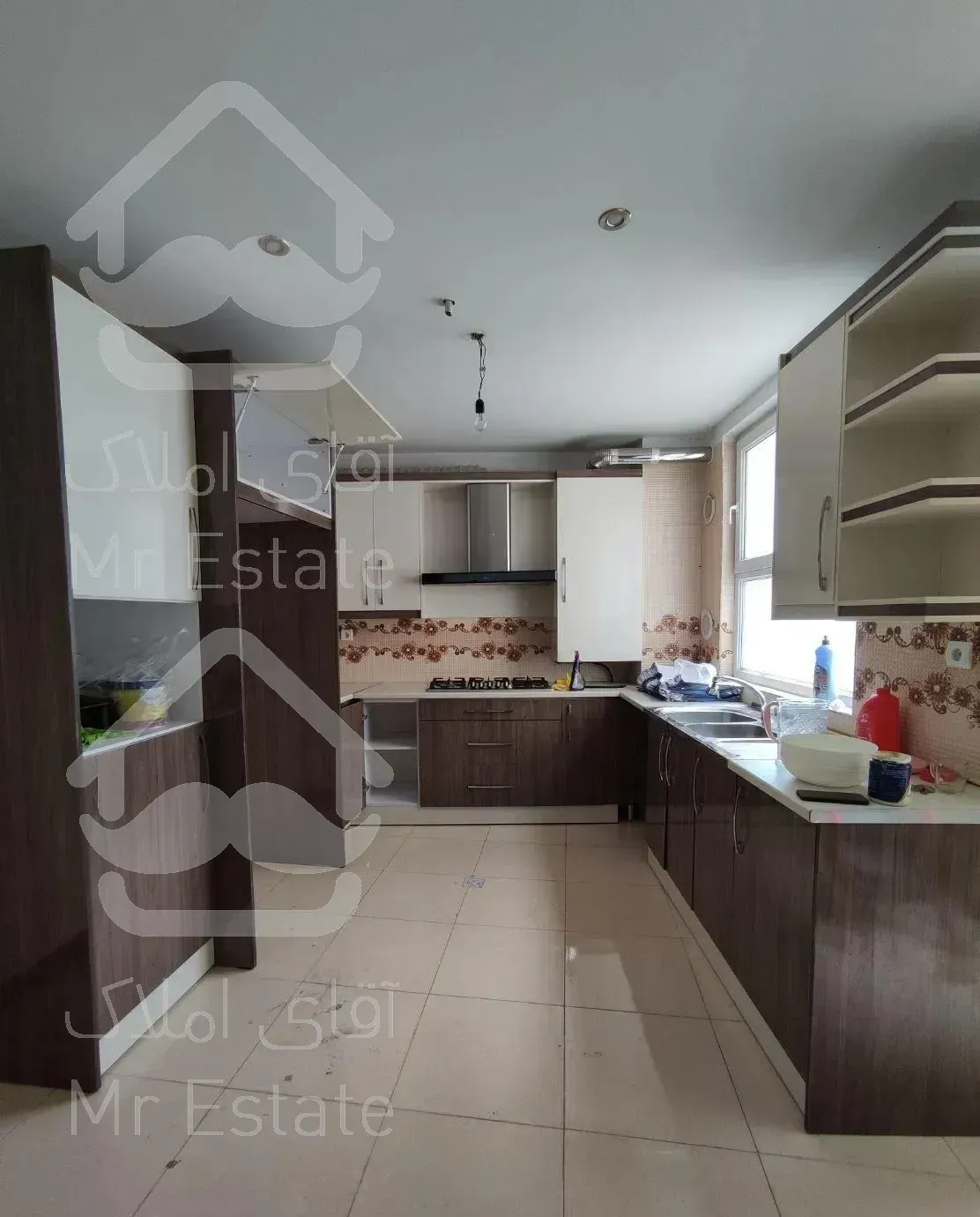 ۷۷متر / فول امکانات / سالن پرده خور / شهران