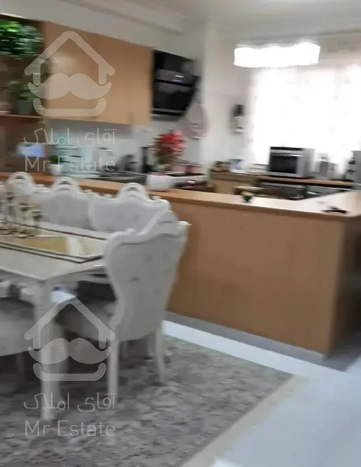 ۱۱۰ متر ۲ خواب  چند قدمی دریاچه چیتگر