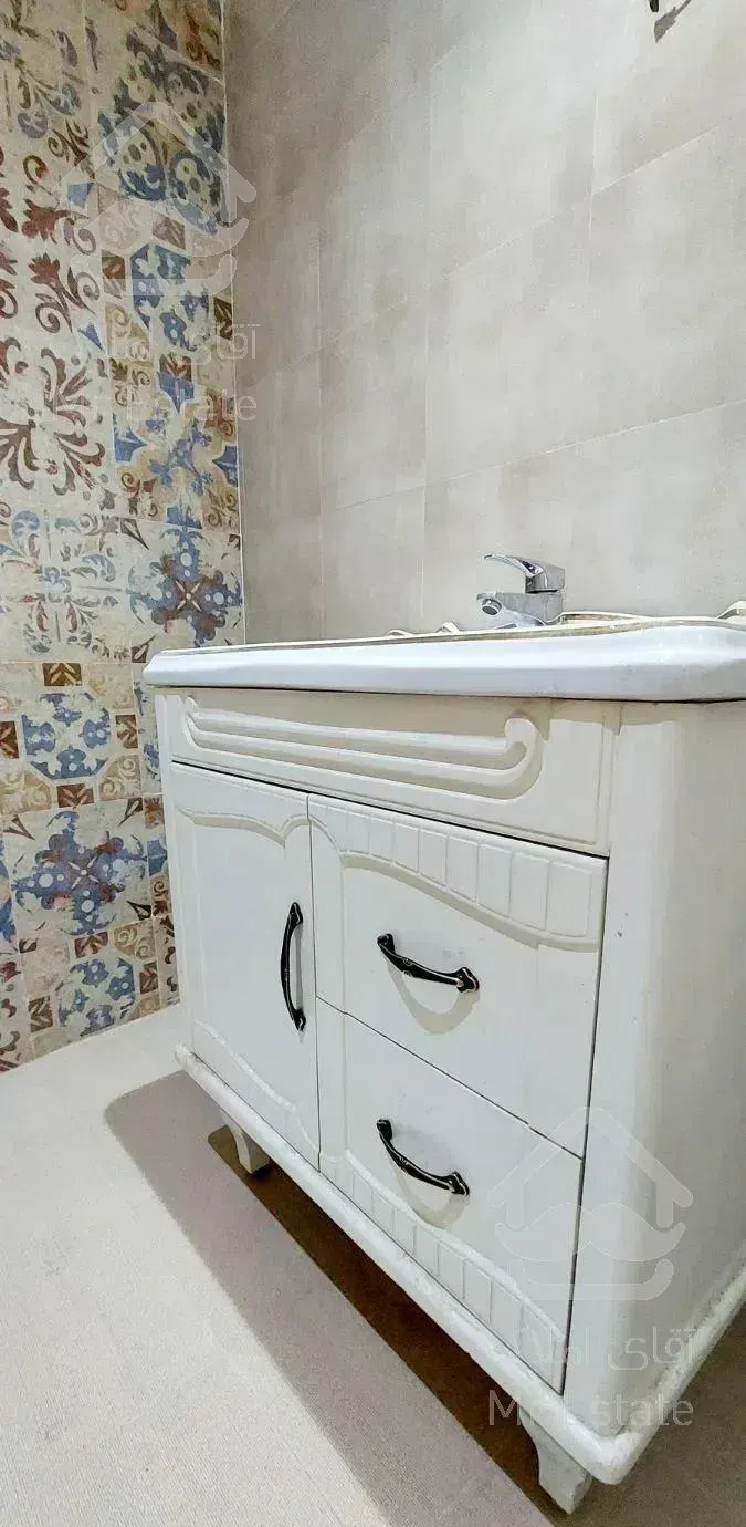 ۱۰۰ متر نوساز پارک لاله