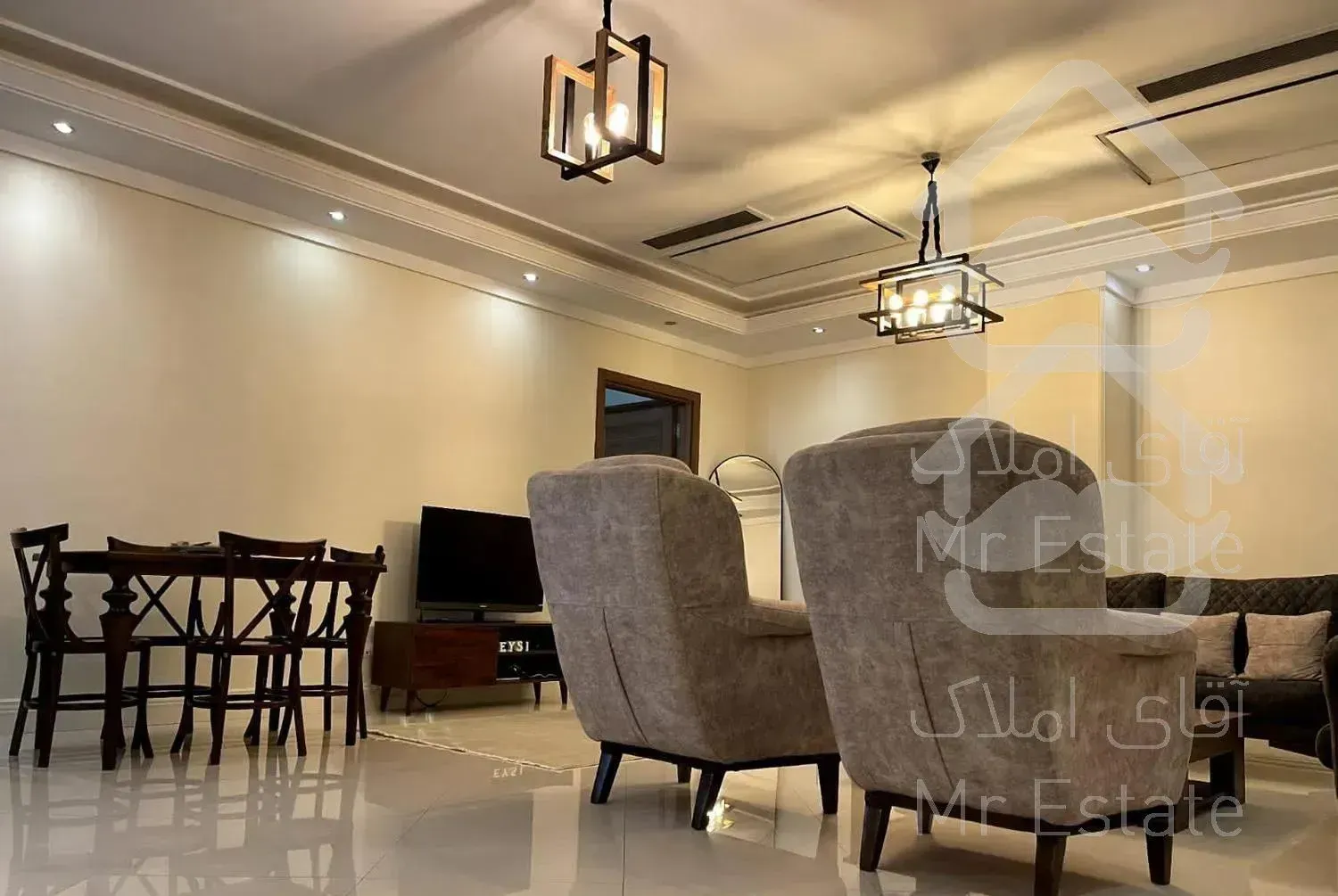 ۱۱۰ متر آپارتمان خوش نقشه و فول مشاعات جمشیدیه