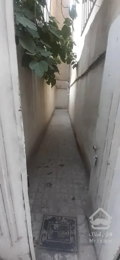 فروش خانه مسکونی کلنکی ۹۰ متر زمین ۱۴۰ متر زیر بنا دد و نیم طبقه مجزا