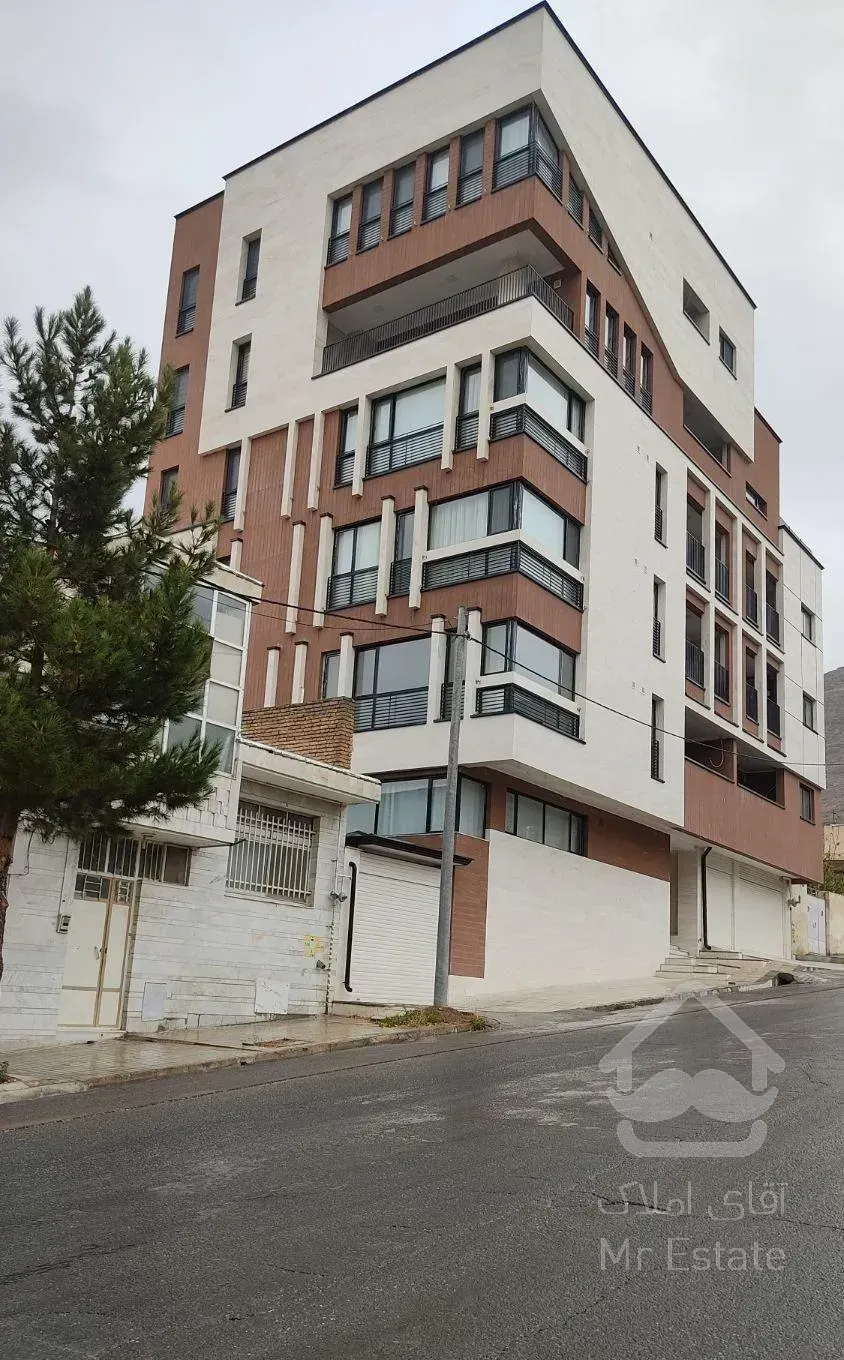 آپارتمان نوساز ۱۴۰۳ واقع در کوی فرهنگیان