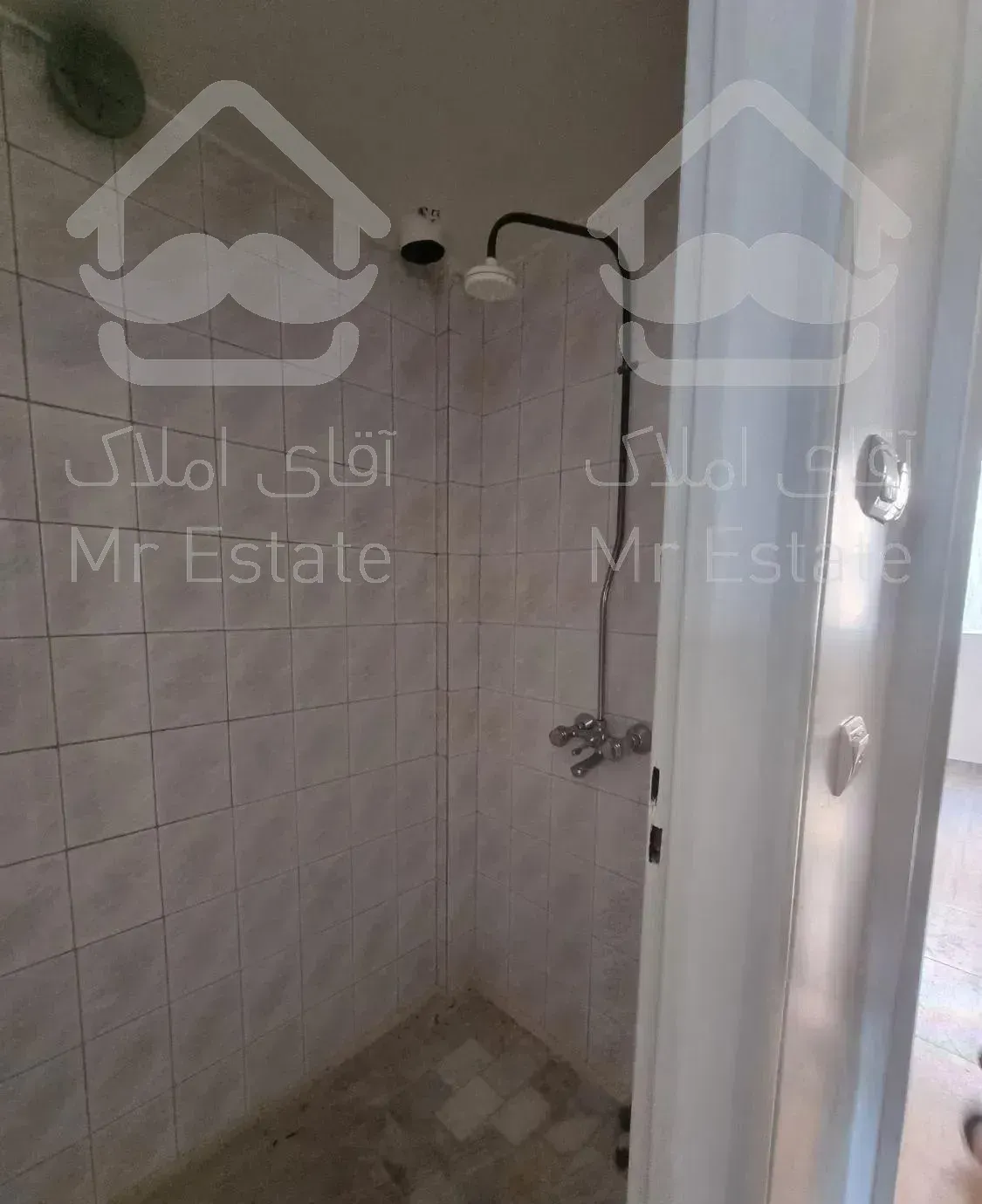 71 متر 2 خواب نقاشی شده تمیز