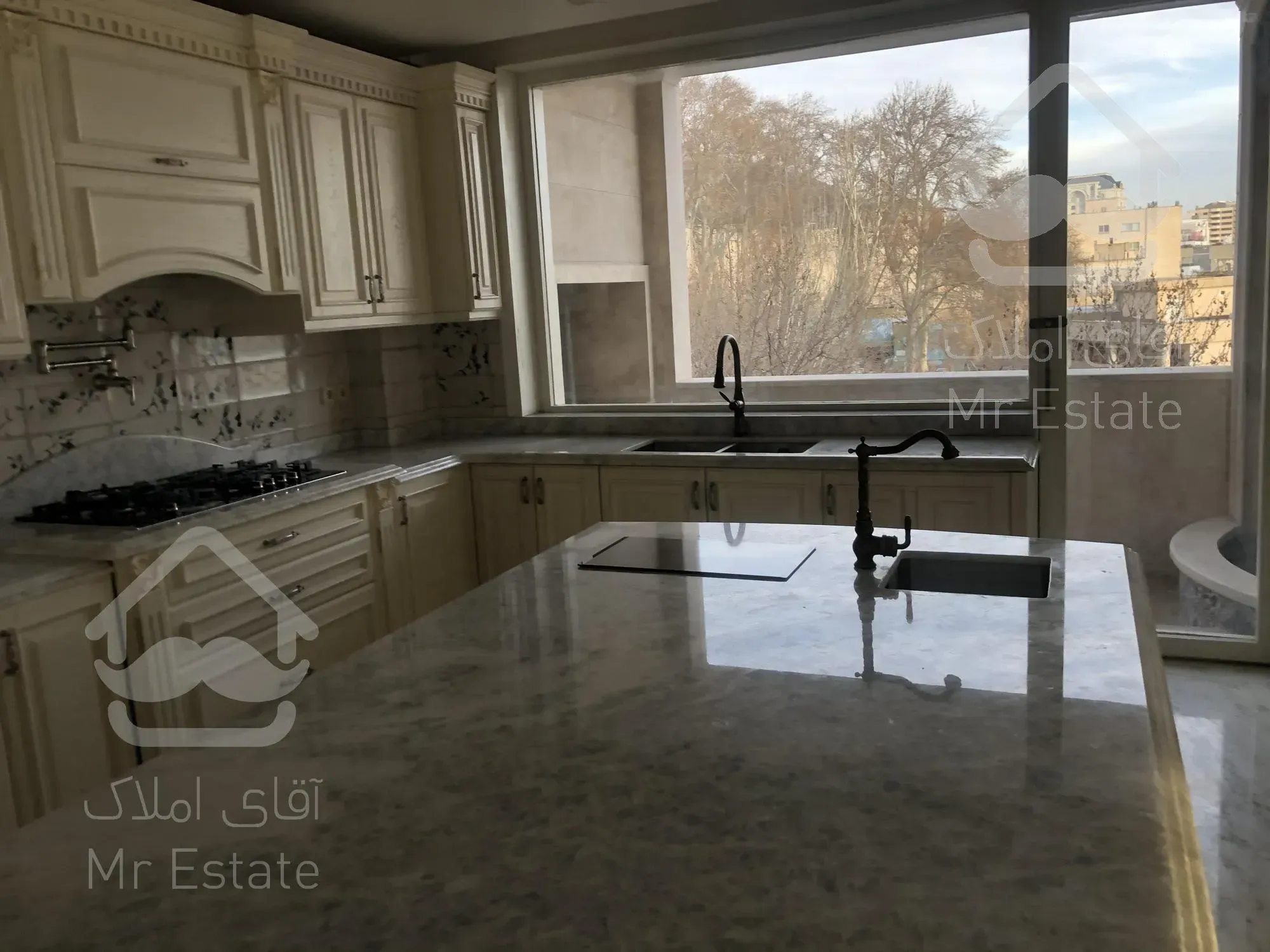 رهن و اجاره آپارتمان ۲۵۰ متری ۳ خوابه در اقدسیه