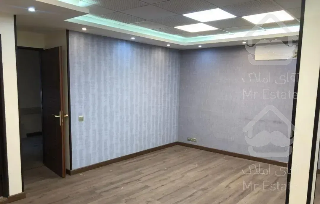 ۱۳۰ متر ونک/۳خواب/موقعیت اداری/تابلو خور