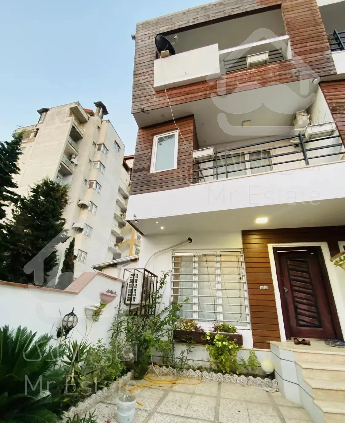 ویلا تریبلکس در منطقه ساحلی خط دریا