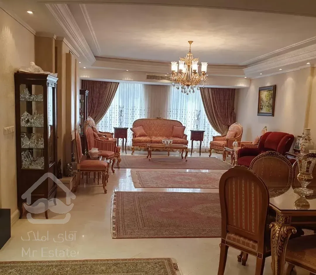 ۱۷۳ متر، قلب کامرانیه جنوبی ( طاووس )