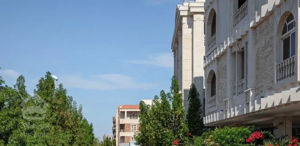 ۶۰ متری یکخواب بازسازی مبله نما سنگ سازه قوی صدف