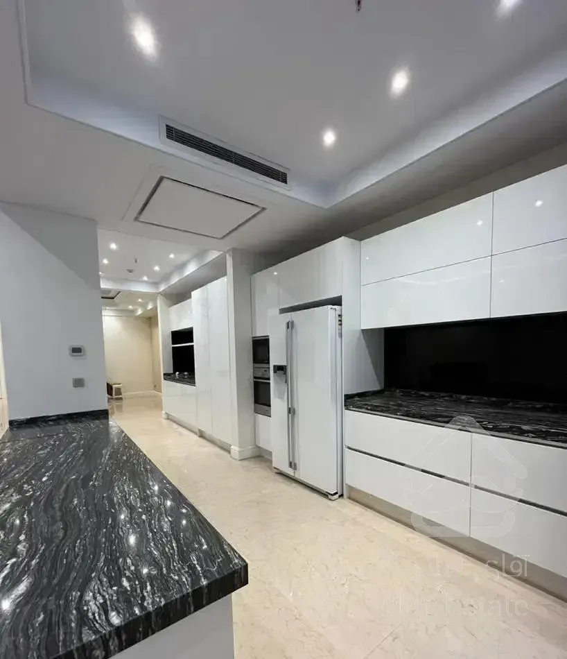 220متر/ تاپ لوکیشن بلوار/ برند سعادت آباد