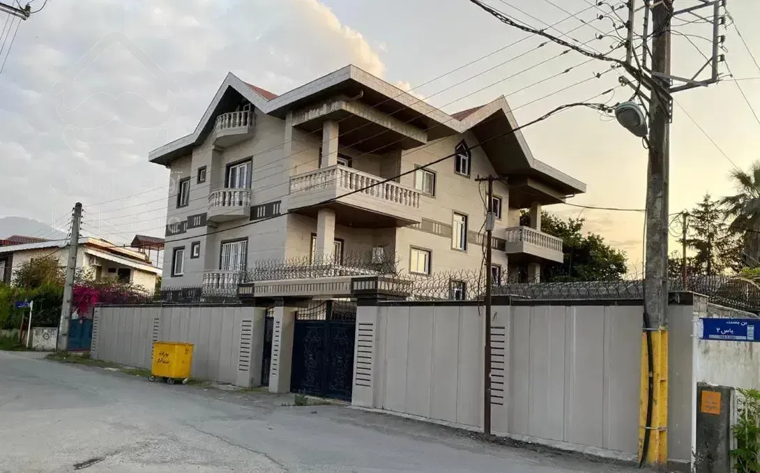 فروش فوری ۵ واحدآپارتمان مسکونی در ۵۵۰ متر زمین