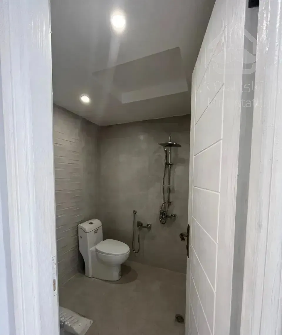 اپارتمان۴ دقیقه حرم/امام رضا/اخوند/خامنه ای/شیرازی