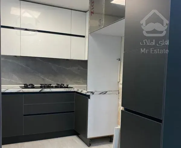 آپارتمان ۸۳ متری / ۲ خواب فول شیک / بیمه ۵