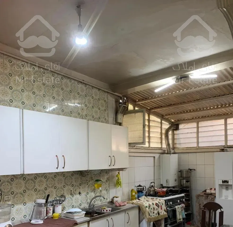 92 متر نزدیک مترو و بی ا ر تی