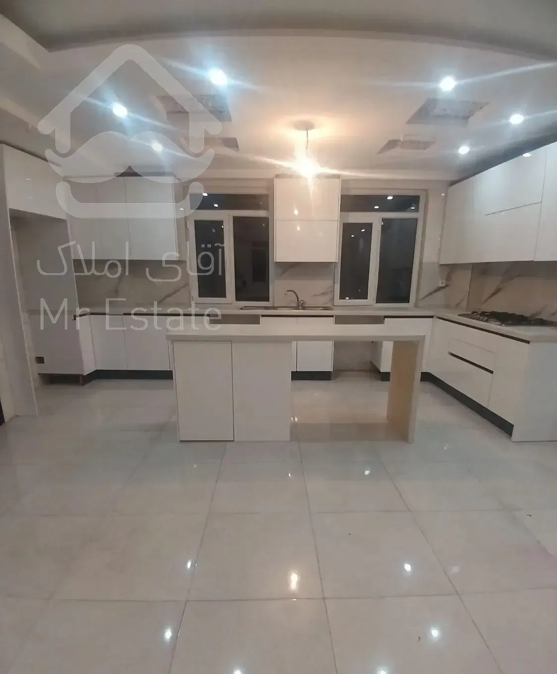 آپارتمان ۱۰۰ متری /دو خواب /فول امکانات