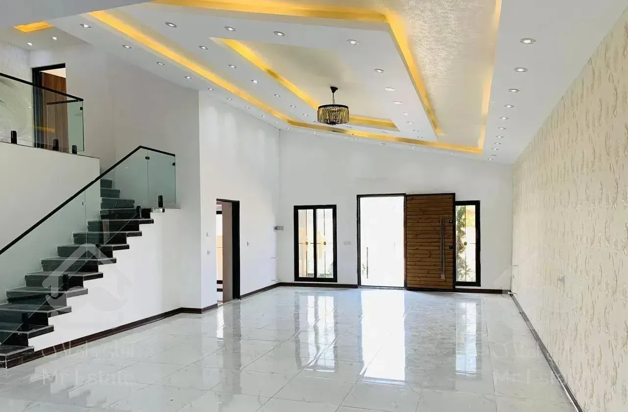 ویلا باغ ۳۲۰مترزمین نوساز استخرچهارفصل فول امکانات