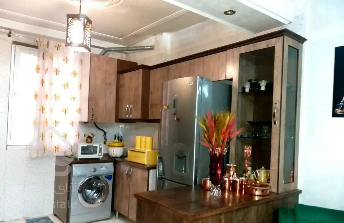 68 متر خ فتحی