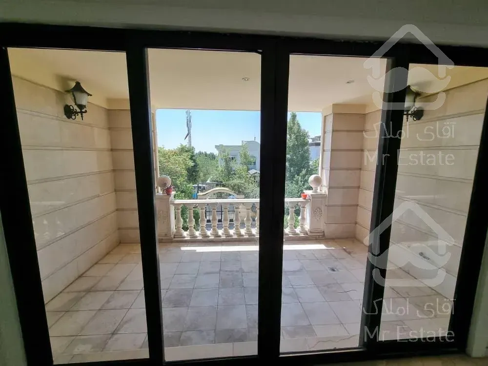 ۳۵۰ متر / ویلایی ۱ از ۲ / شهرک غرب / مارکدار / تراس قابل چیدمان / ۲P