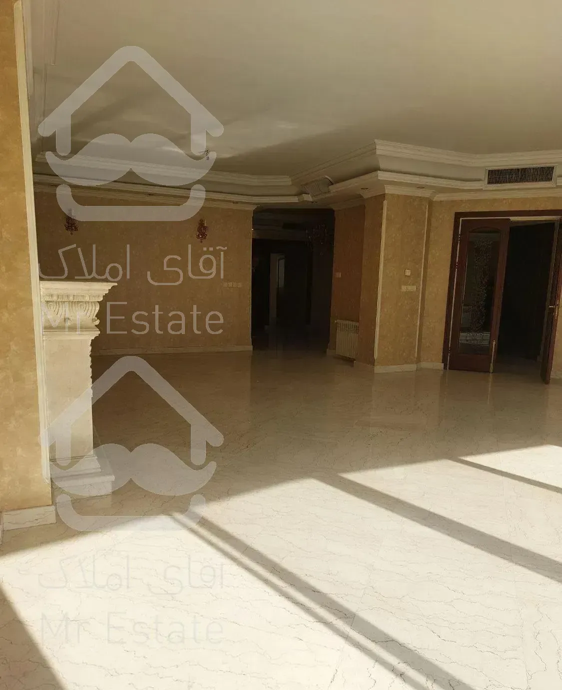 آپارتمان ۲۶۰ متر ۴ خواب تک واحدی استخردار