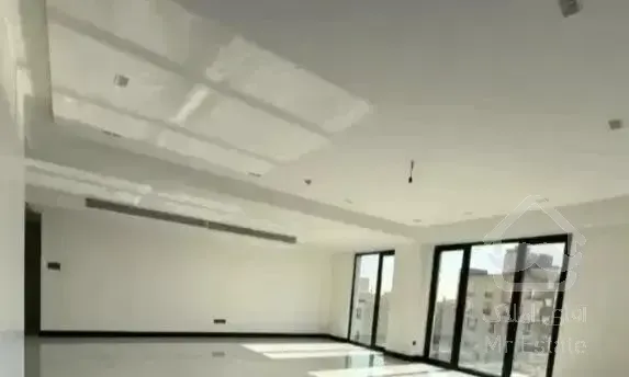 ۱۴۵متری ناصرخسرو هشت سال ساخت