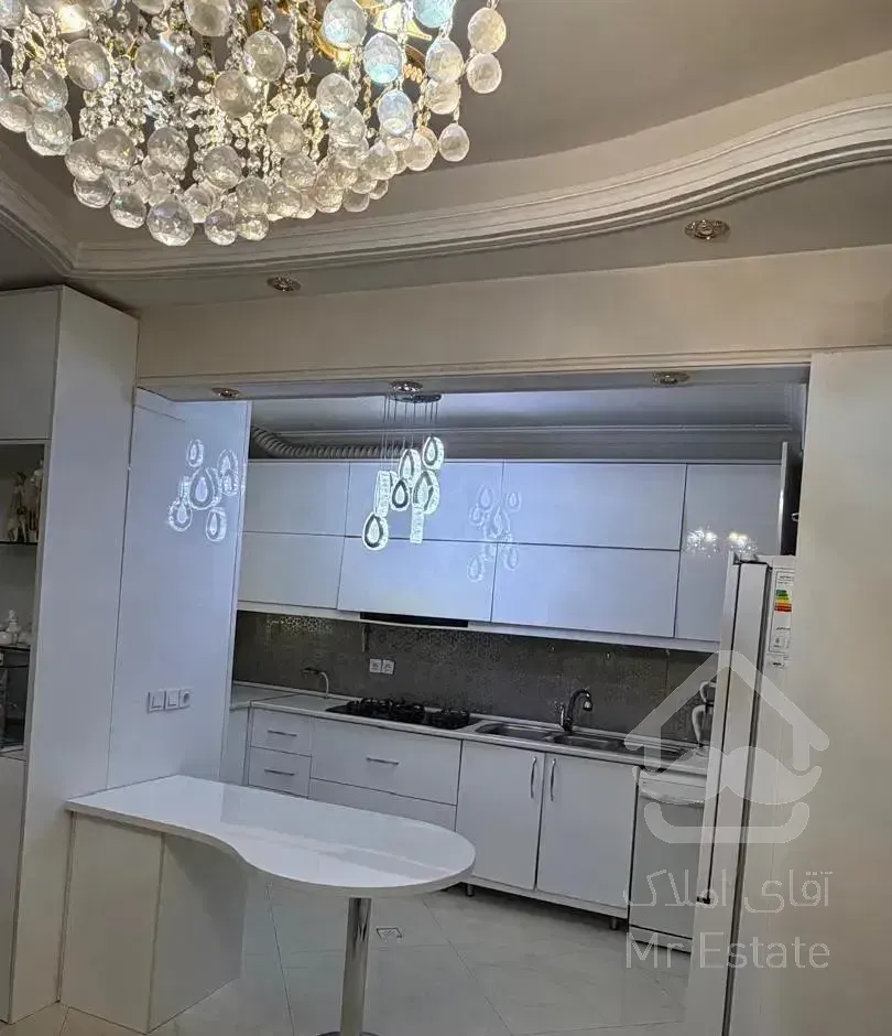 120 متر 2 خواب سالن پرده‌خور 7 ساله