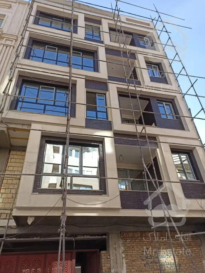 آپارتمان در چهار طبقه و چهار واحد