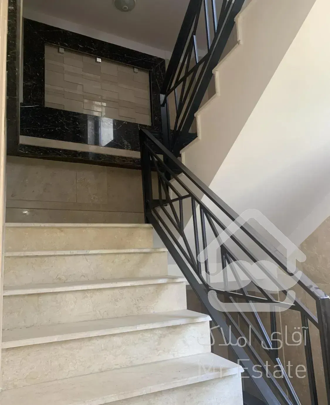 شیخ بهایى شمالى ٢٠٠ متر ٣خوابه