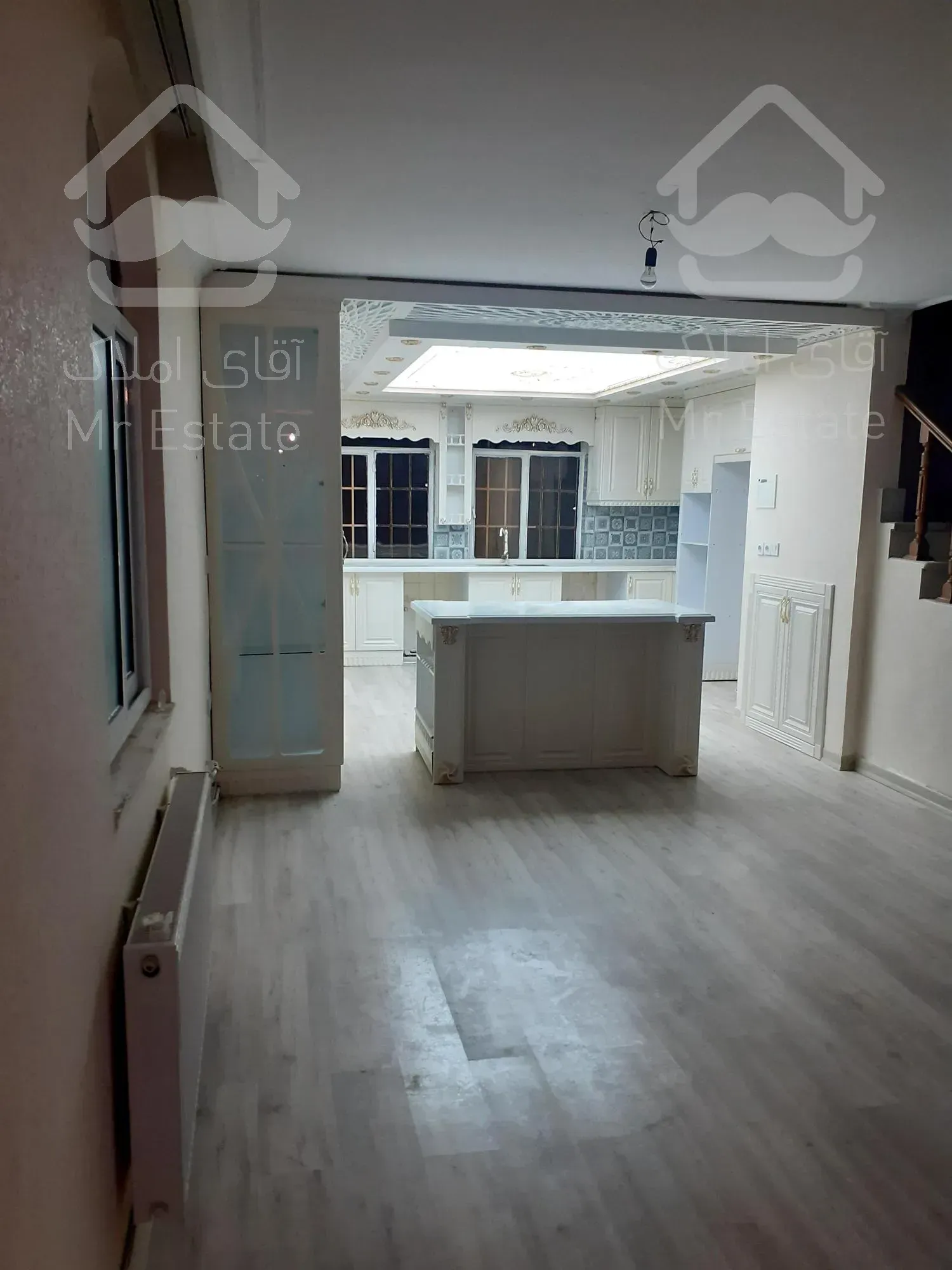 خریدفروش ویلایی دوبلکس ۳۳۶متر شریف اردستانی دریاچه چیتگر شهرک گلستان غربی