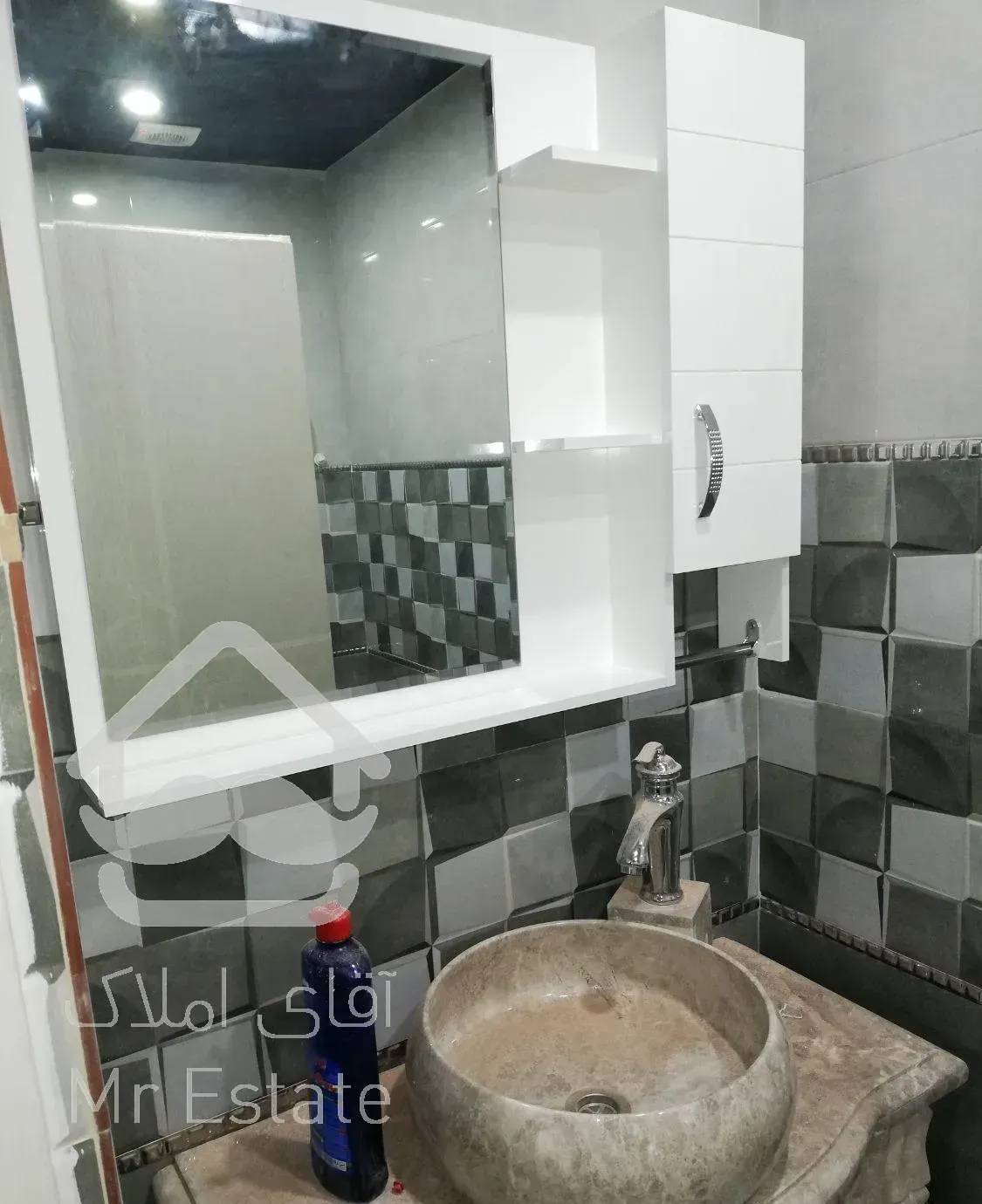 ۱۲۸ متری تهران ویلا تکواحدی دو نبش