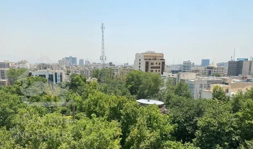 آپارتمان ۱۹۰ متری با دو پارکینگ در برج باغ