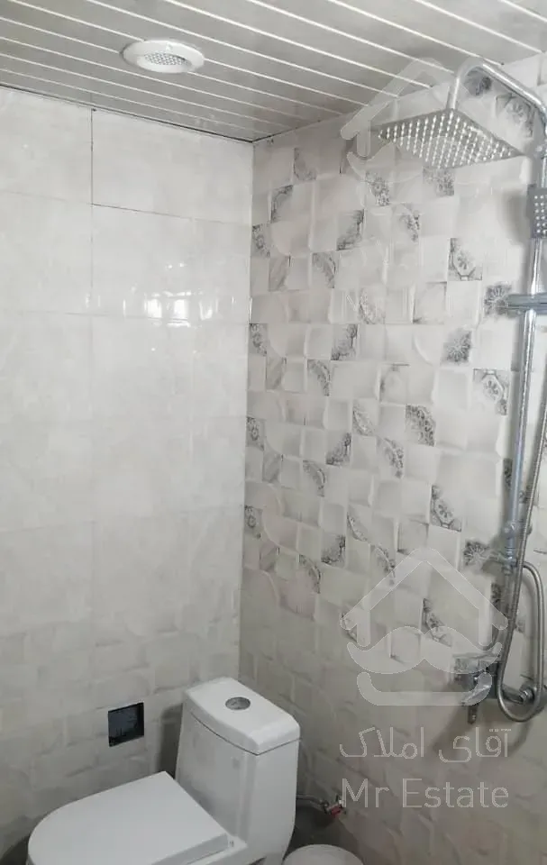 ۱۲۰متر تکواحدی نوساز تخلیه طبقه دوم فول امکانات