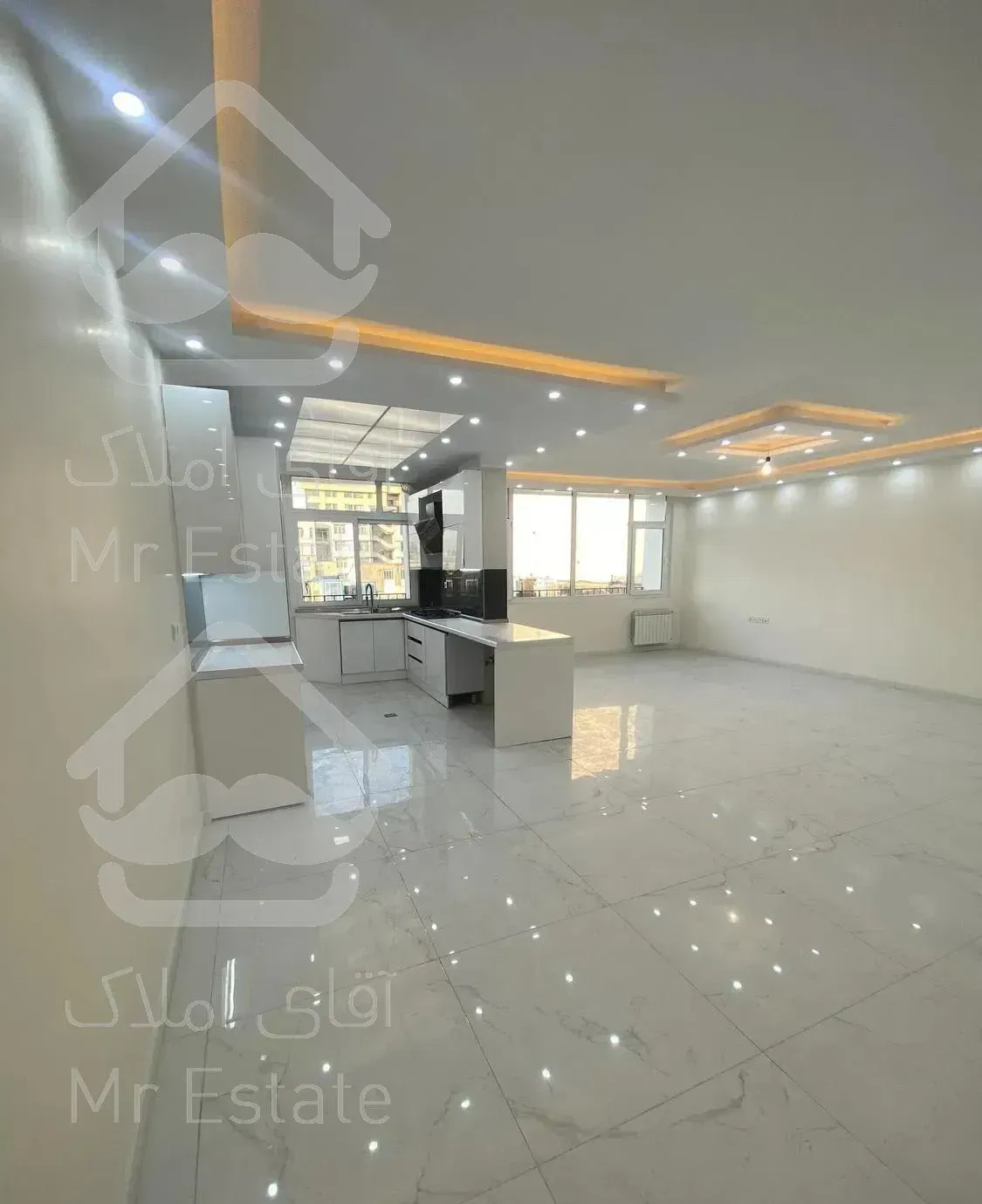 آپارتمان ۱۲۶متر ۲خواب فول روبروی پارک لاله