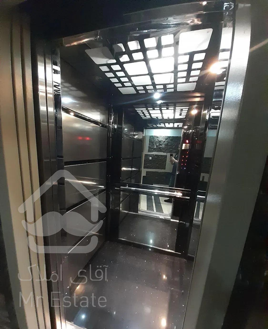 دولت ۱۴۰ متر ۳خوابه ۲پارکینگ