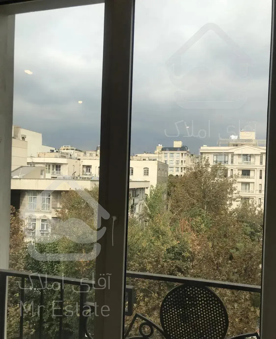 ٢٣٠متر٤خوابه٨ساله فول با٢پارکینگ