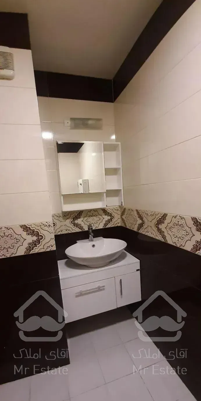 ۱۲۵ متر دو خواب  فول امکانات انتهای بیمه ۴