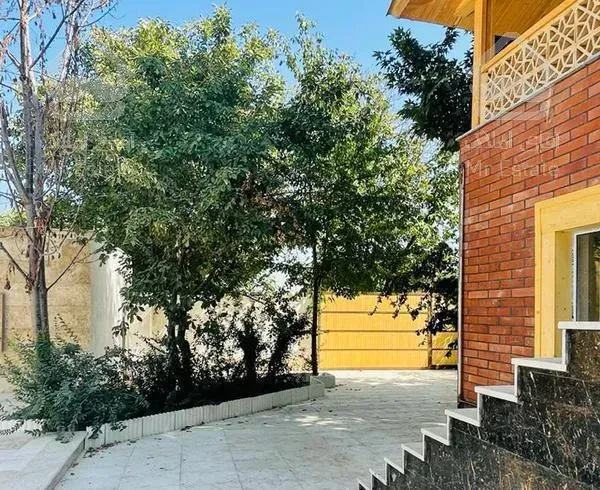 ویلا استخر دار در سرخاب متراژ۱۰۰۰متر سند دار