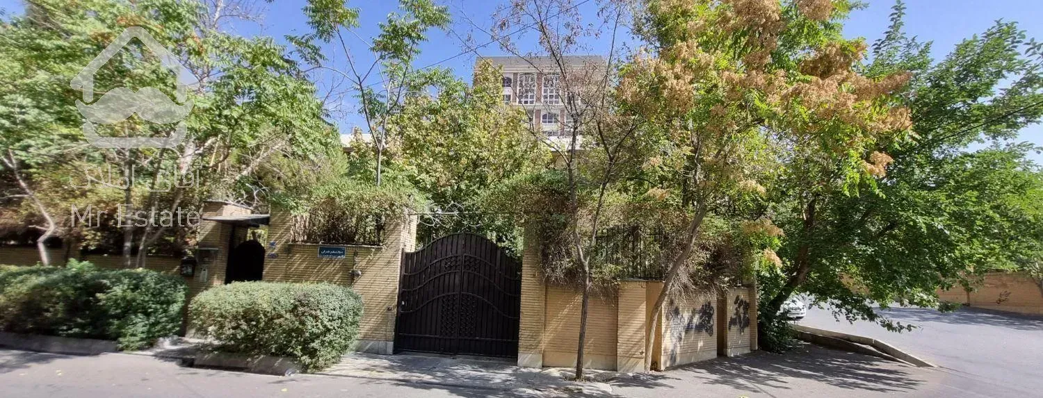 آپارتمان در آجودانیه با ویو و لوکیشن مناسب