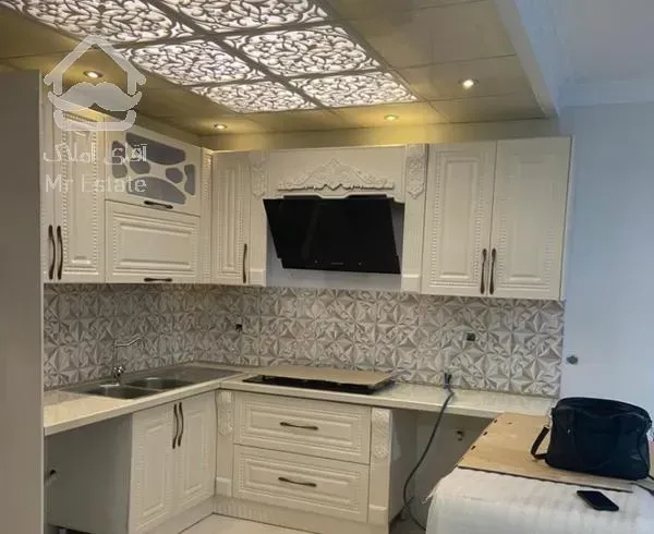 ۱۳۰ متر سه خواب دو پارکینگ سندی  باقرخان