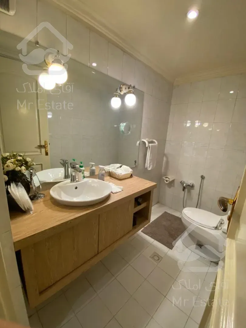 اجاره و رهن آپارتمان زعفرانیه 160  متر شیک