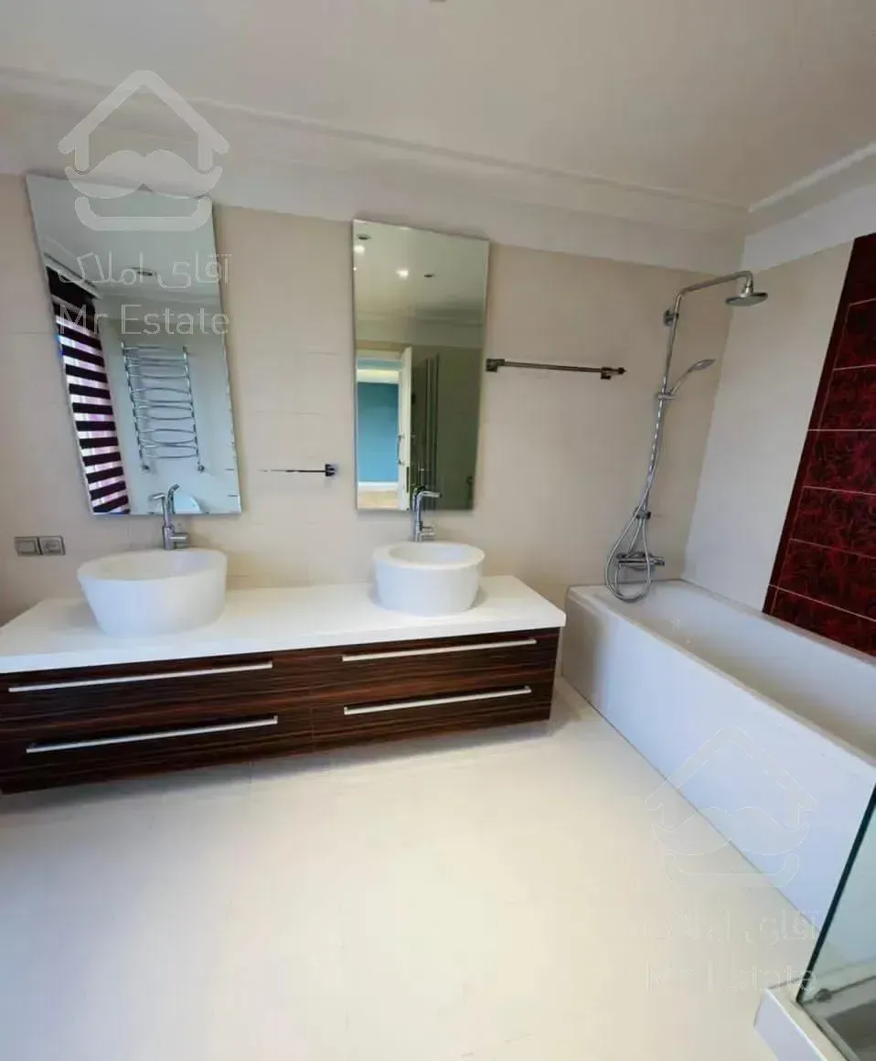 ۳۳۰متر ۳خواب ۲پارکینگ باغ فردوس *تک واحدی*