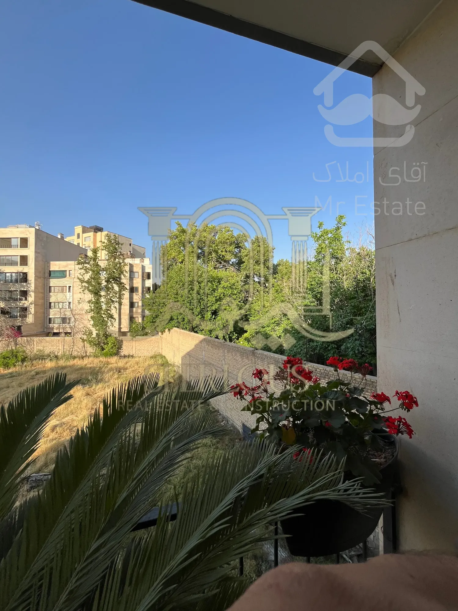 ستارخان / ۱۵۰ متری/ لوکس / دو خوابه / ویو باغ