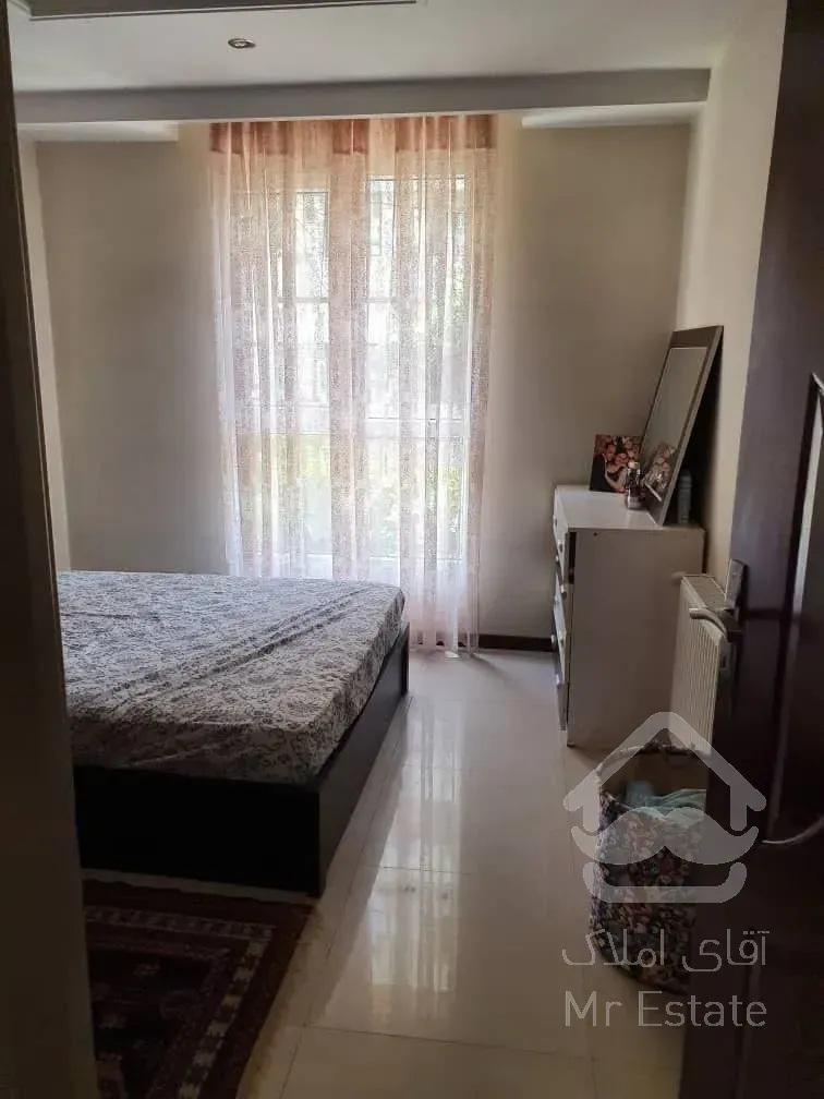 فروش آپارتمان 50 متری یک خواب با پارکینگ و آسانسور و انباری و بالکن در خیابان استاد معین