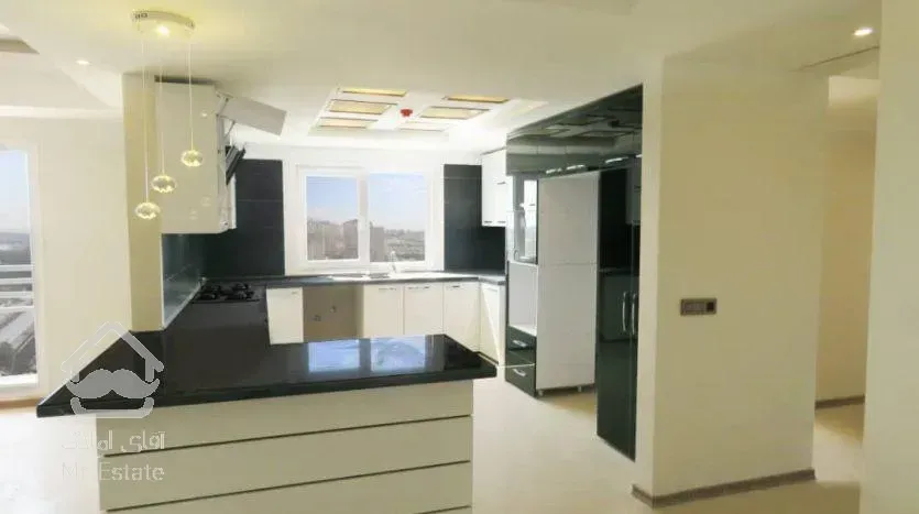 150متر . کلیدنخورده . برفراز آسمان