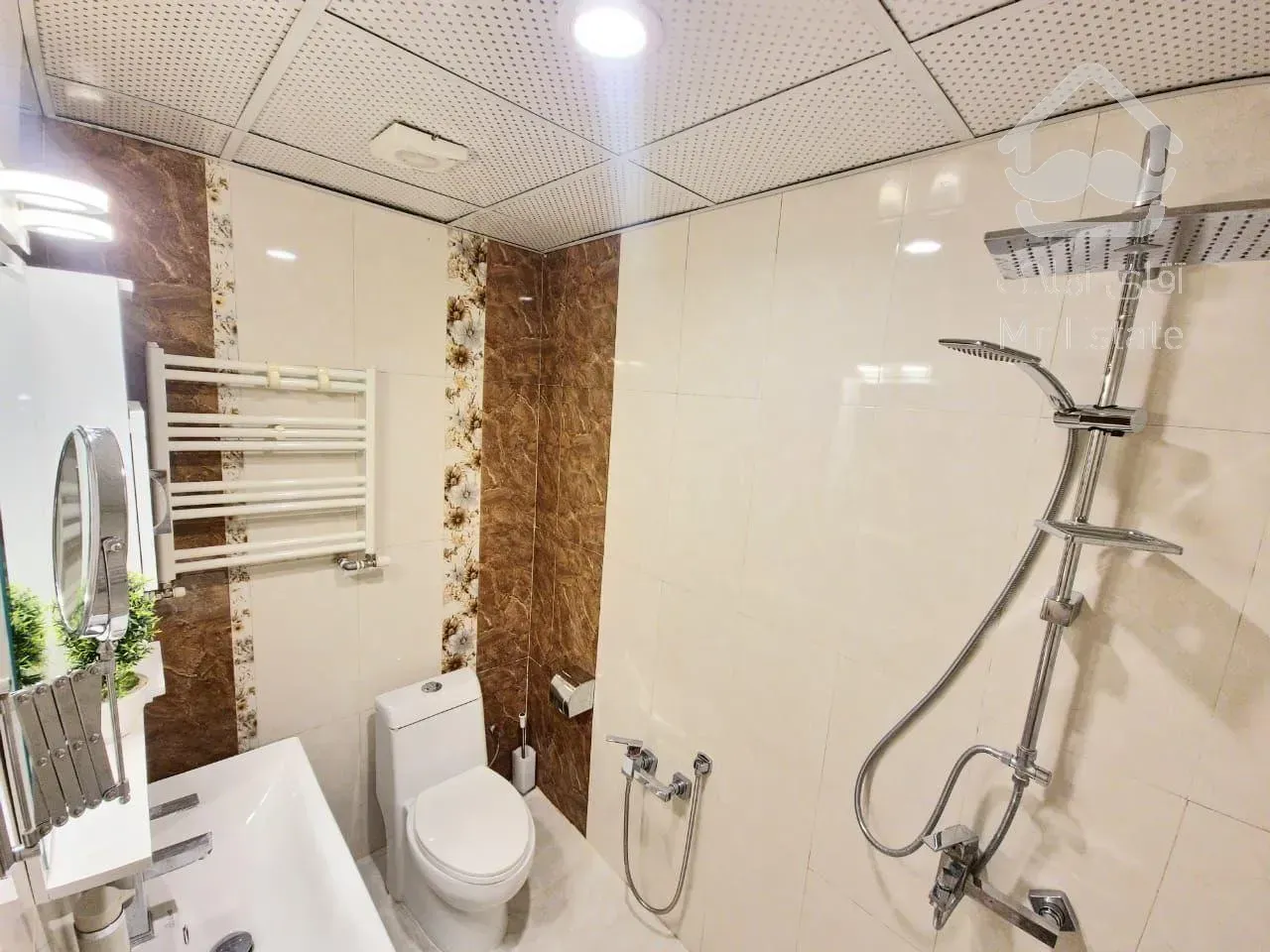 آپارتمان 98 متری در برج‌های کوی شهپریان