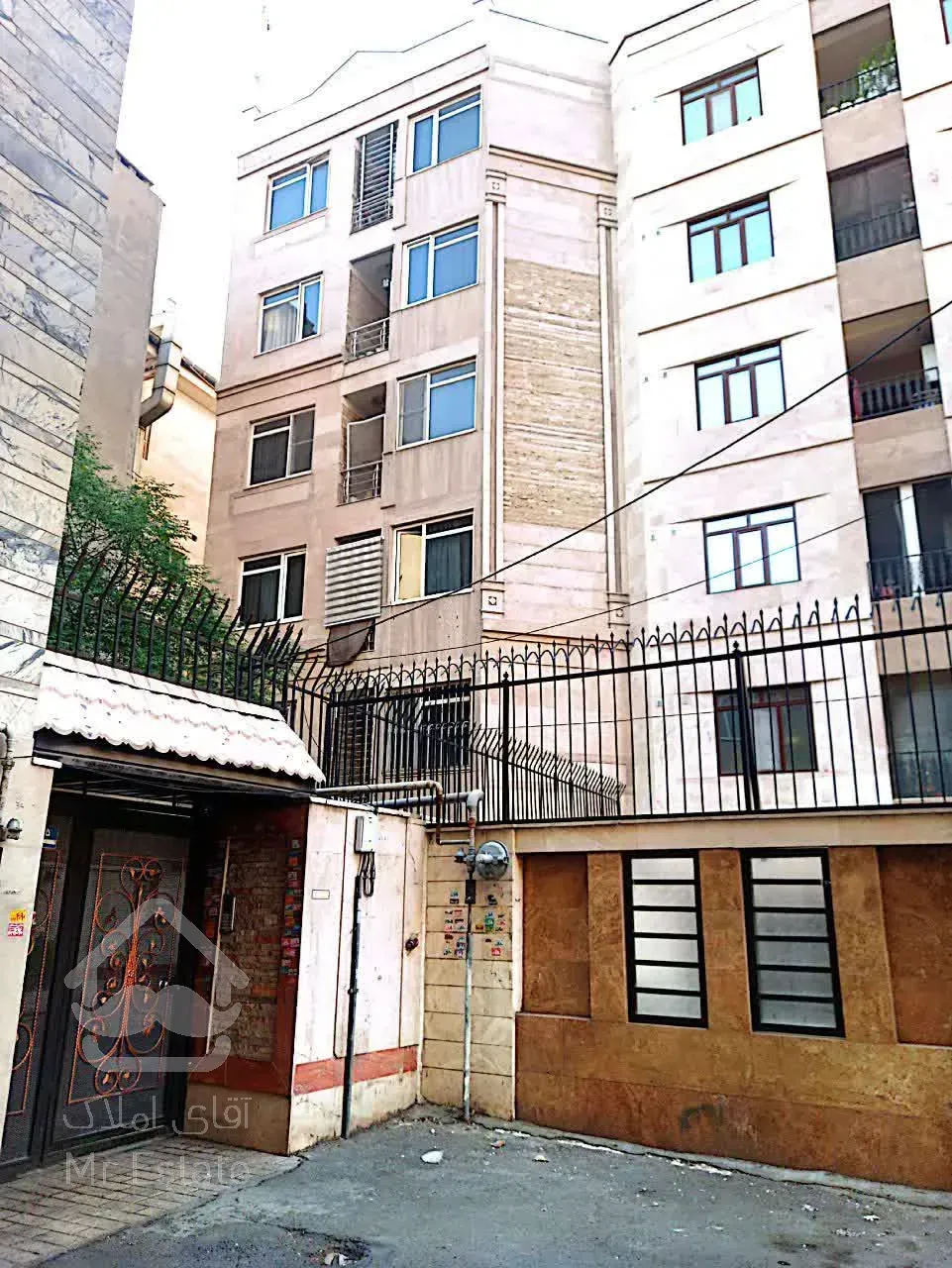 75 متری دو خواب شیک با پارکینگ و آسانسور و انباری و بالکن تکواحدی در خیابان دامپزشکی