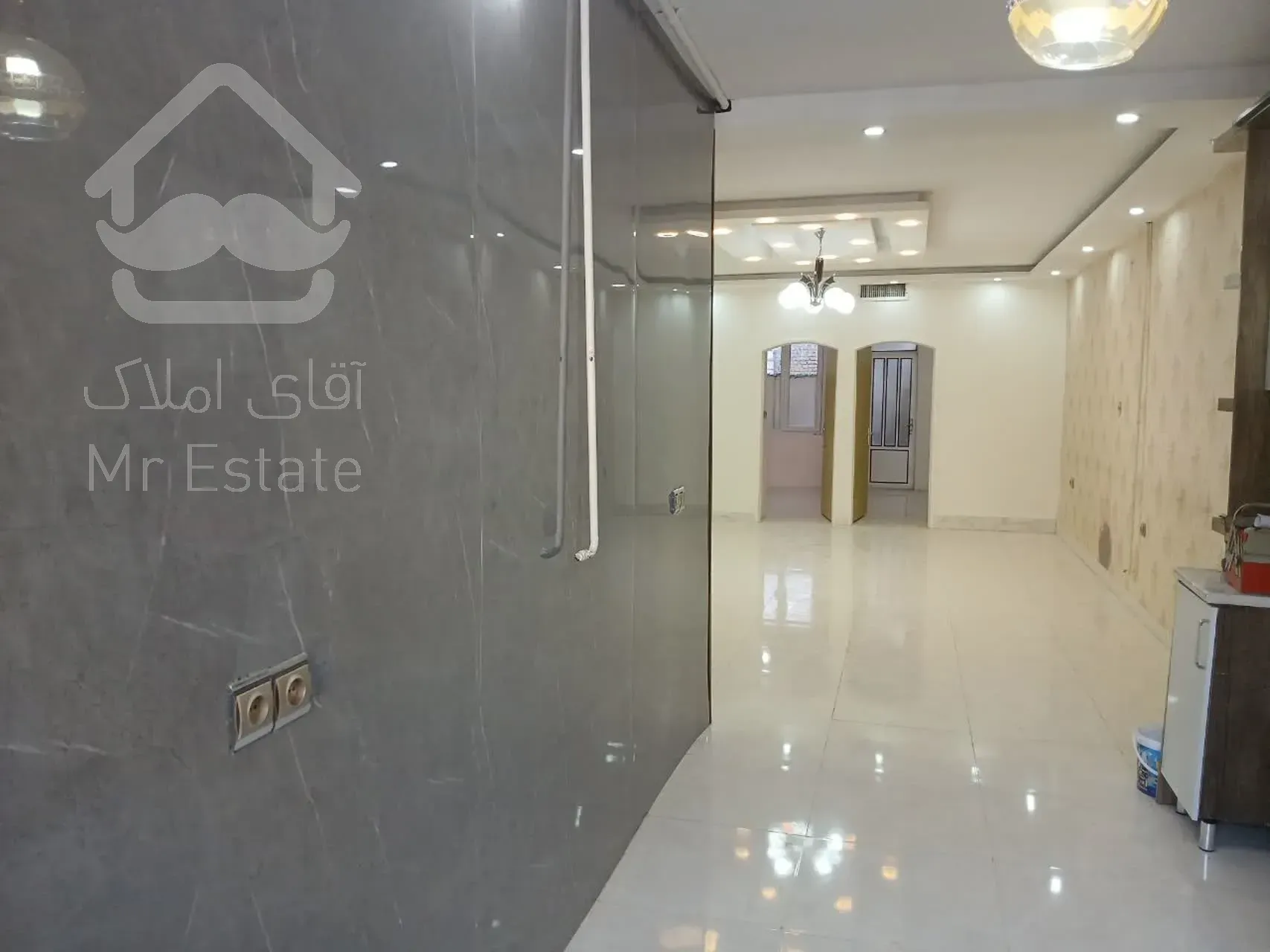 طبقه اول با مغازه کوچک *کلادو طبقه -3واحد